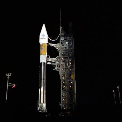 An Air Force and Lockheed Martin ATLAS IIA sits poised on Space Launch Complex 36A. This ATLAS IIA Space Launch Vehicle, designated AC-129 is carrying an INMARSAT-3 F3 satellite.